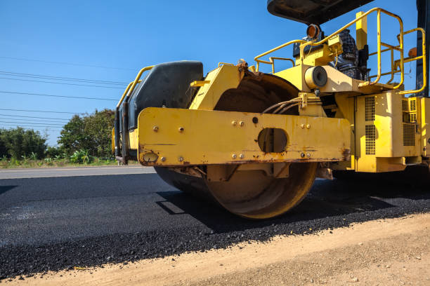 Best Driveway Paving Contractor  in Newburgh Heights, OH